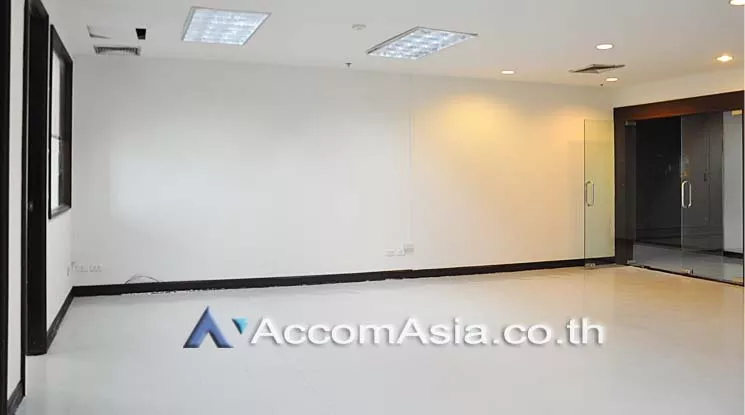 unit Office space For Rent in Silom, Bangkok  near BTS Chong Nonsi (AA14274)